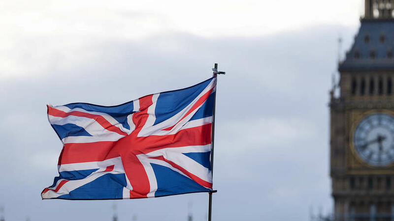 Böyük Britaniya elektron vizaya keçdi