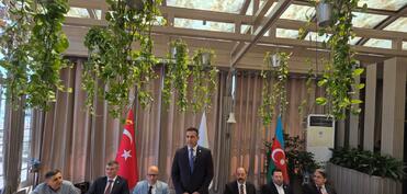 Beynəlxalq Demokratlar Birliyi Azərbaycan jurnalistlərini bir araya gətirib