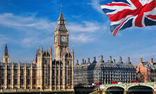 Britaniya müsəlmanları məscidlərə hücumların artdığını bildiriblər