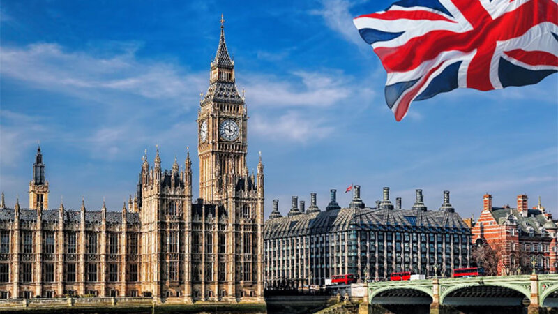 Britaniya müsəlmanları məscidlərə hücumların artdığını bildiriblər