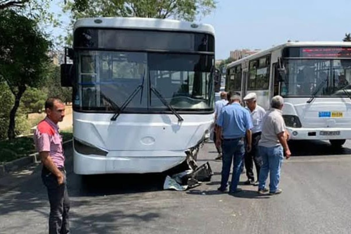 Bakıda iki avtobus toqquşub, 22 nəfər xəsarət alıb
