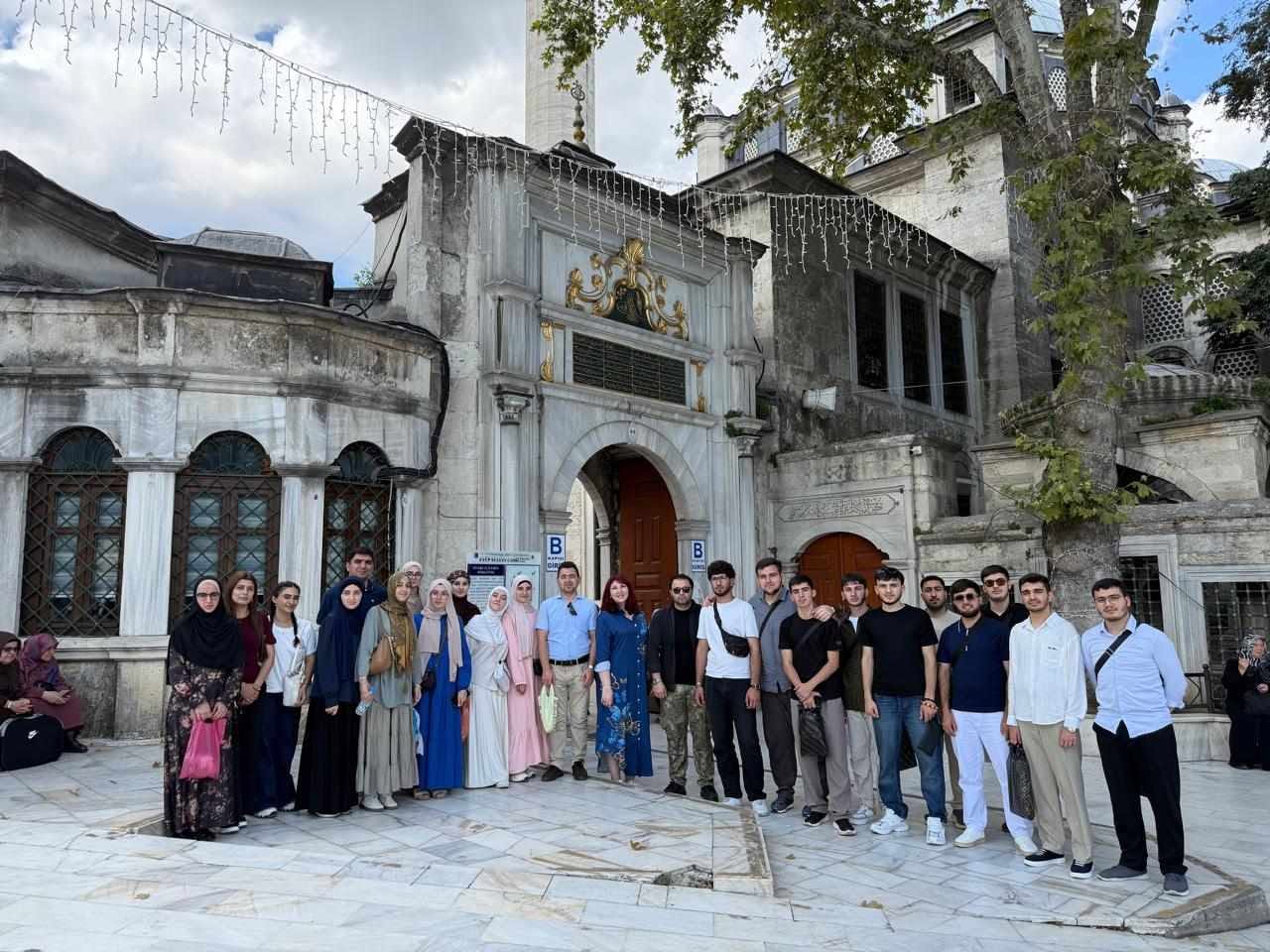 Azərbaycanlı tələbələr İstanbulun tarixi və elmi-mədəni məkanları ilə tanış olublar