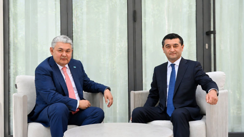Özbəkistan XİN başçısı qazaxıstanlı həmkarı ilə görüşüb