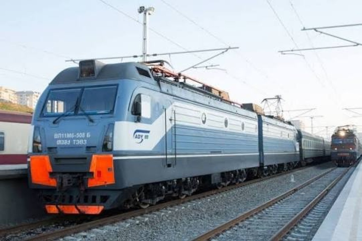 Gürcüstanda elektrik problemi səbəbindən Bakı-Tbilisi qatarı yolda qalıb