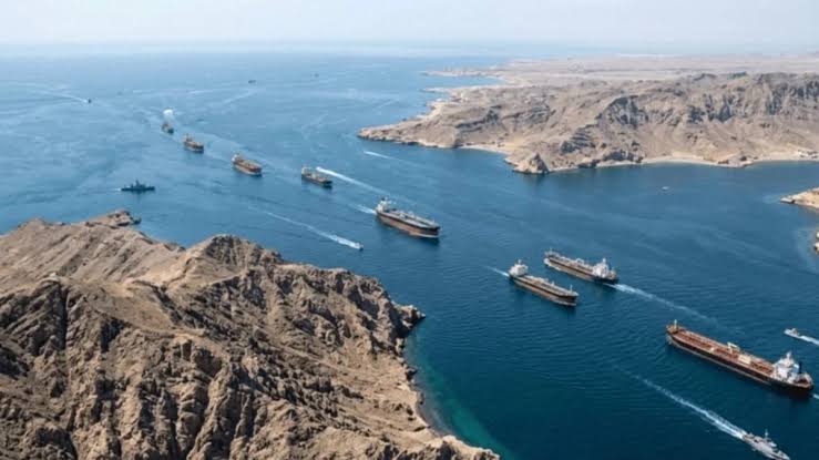 İran və Oman Hörmüz boğazında gəmiçilik məsələsini müzakirə ediblər