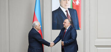 Baş nazir Əli Əsədov Gürcüstanın Baş prokuroru ilə görüşüb