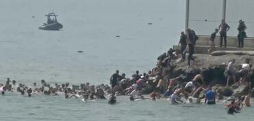 Mərakeşdən İspaniyaya kütləvi axın - 800 miqrant saxlanıldı
