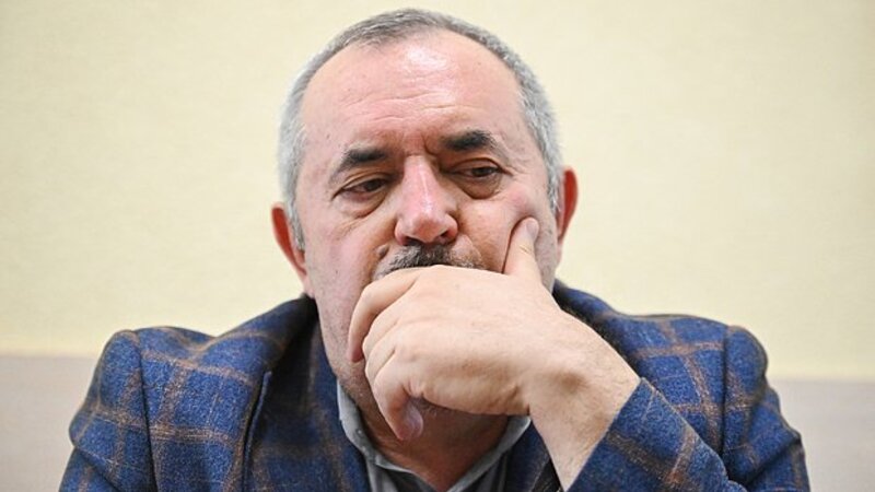 Rusiyada agent elan edilən məşhur siyasətçi Fransaya qaçdı