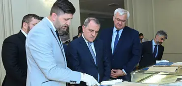 Ceyhun Bayramov Ukraynada Azərbaycan Xalq Cümhuriyyətinin diplomatik irsinə aid arxiv sənədləri ilə tanış olub