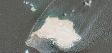 Oman sahillərində batan tankerdə neft sızması baş verib