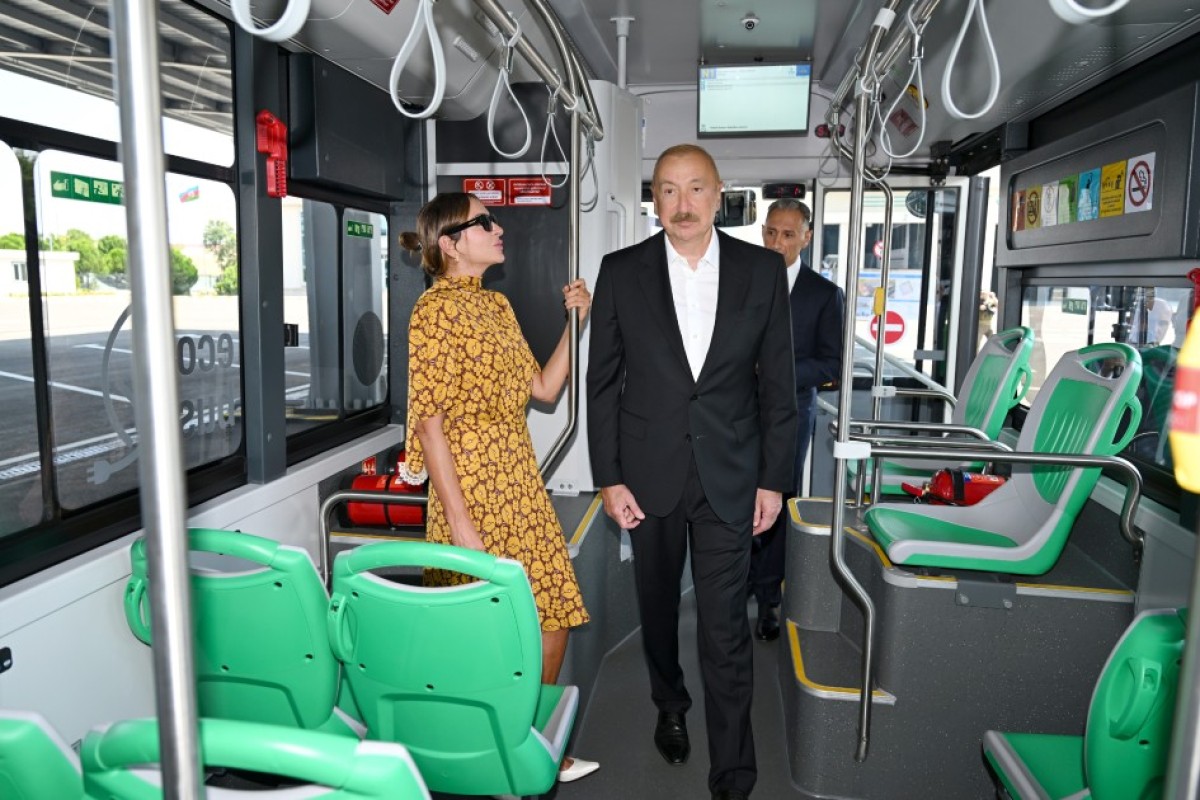 Prezident İlham Əliyev Naxçıvanda elektrik mühərrikli yeni avtobuslara baxıb, dəmir yolu infrastrukturunda aparılan yenidənqurma işləri ilə tanış olub - YENİLƏNİB