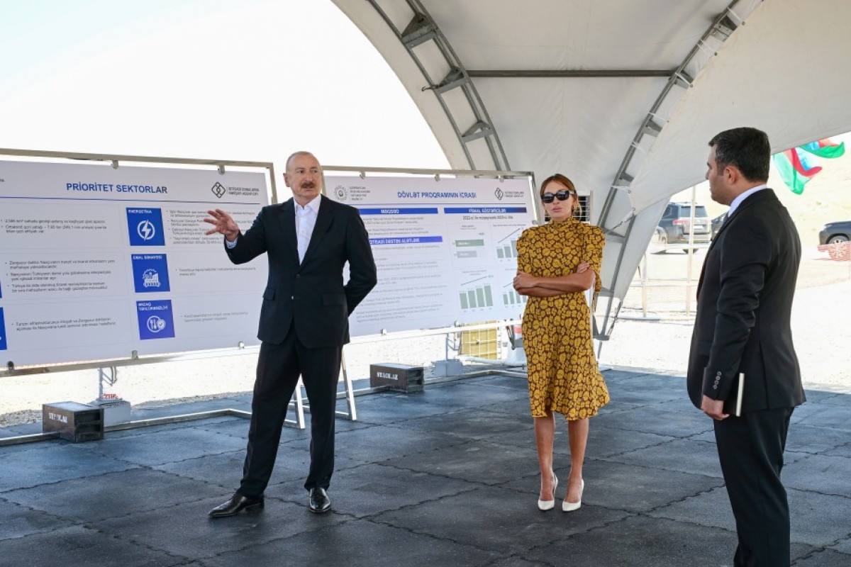 Prezident İlham Əliyev Naxçıvan Sənaye Parkının təməlini qoyub - FOTO / YENİLƏNİB