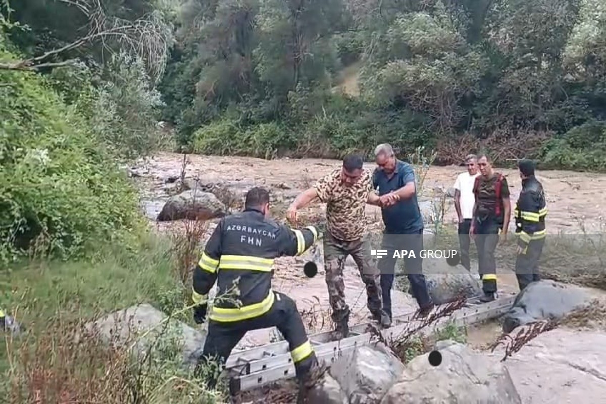 Tovuzda çayda köməksiz vəziyyətdə qalan iki nəfər xilas edilib