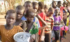 Böyük Britaniya Afrika ölkələrinə birbaşa yardımı 40%-dən çox azaldacaq