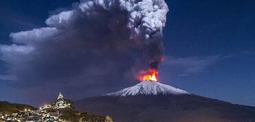 Etna vulkanında ildırım vuran ABŞ vətəndaşı ölüb