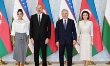 Azərbaycan ilə Özbəkistan prezidentləri və birinci xanımlar “Kuksaroy” Dövlət İqamətgahında birgə foto çəkdiriblər