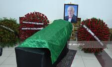 Prezident İlham Əliyev və Mehriban Əliyeva Xalq artisti Tofiq Bakıxanovun vida mərasiminə əklil göndərib  - YENİLƏNİB - FOTO