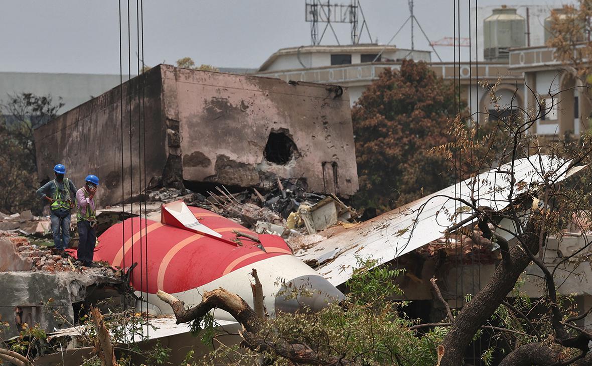 Hindistanda təlim təyyarəsi qəzaya uğradı: İki pilot həlak oldu
