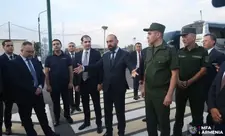 Ararat Mirzoyan erməni diplomatlarla birgə Ermənistan-Türkiyə sərhəd-keçid məntəqəsinə baş çəkib