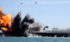 Hörmüz boğazında supertanker minalara düşərək partlayıb
