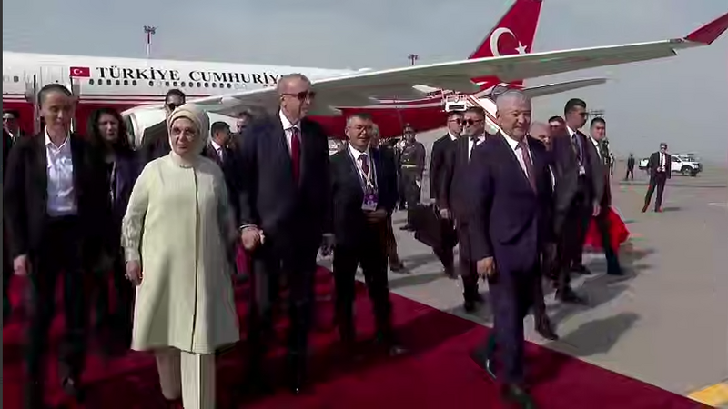 Rəcəb Tayyib Ərdoğan Qırğızıstanda səfərdədir
