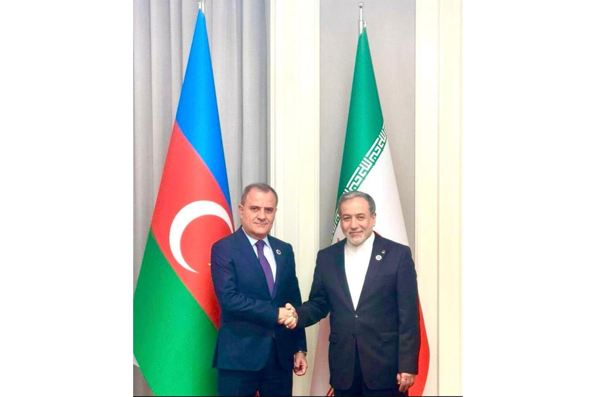 Ceyhun Bayramov Bişkekdə Abbas Əraqçi ilə regional məsələləri müzakirə edib