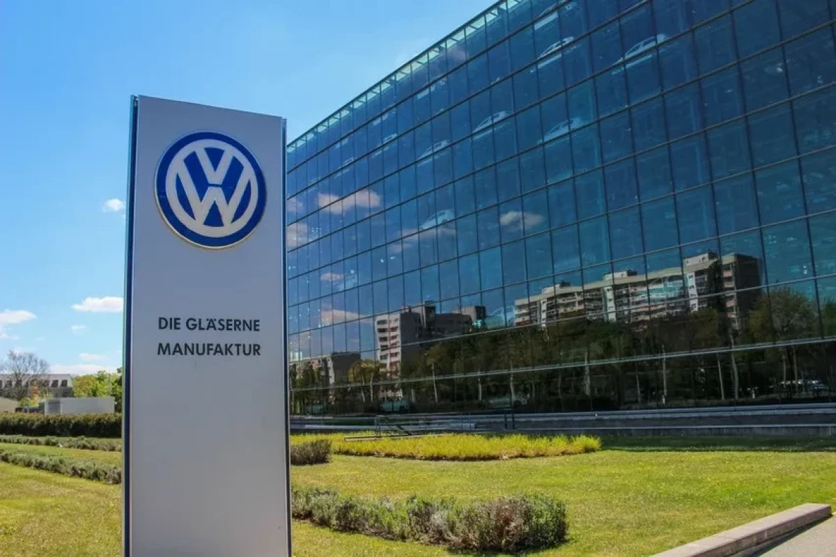 Volkswagen Almaniyada dörd zavodda istehsalı dayandırmağı planlaşdırır