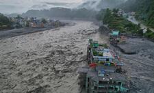 Nepal ordusu daşqın nəticəsində uçmuş tuneldə əcnəbinin xilas edildiyini bildirib