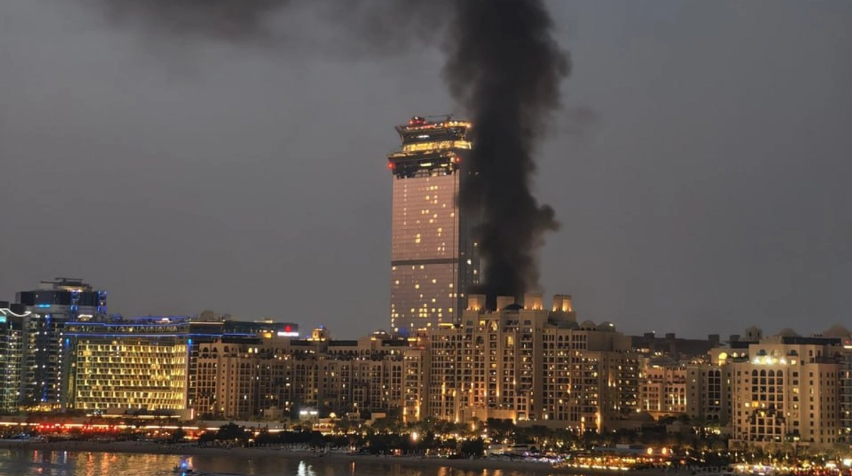 Dubay hava limanlarına 17 ballistik raket zərbəsi endirilib