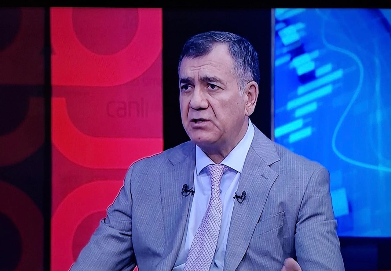 “Ukraynanı təslimçi sülhə məcbur etmək istəyirlər”- Qüdrət Həsənquliyev