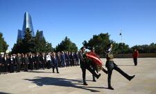 Bakının azad edilməsinin 108-ci ildönümü münasibətilə Şəhidlər xiyabanı və Türk şəhidliyi abidəsi ziyarət olunub
