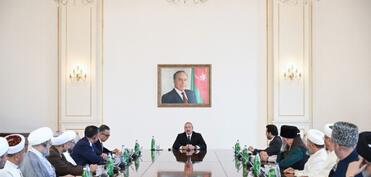 Prezident İlham Əliyev Bakıda keçirilən beynəlxalq konfransların iştirakçılarını qəbul edib
