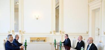 Prezident İlham Əliyev Türkiyənin xarici işlər nazirini qəbul edib