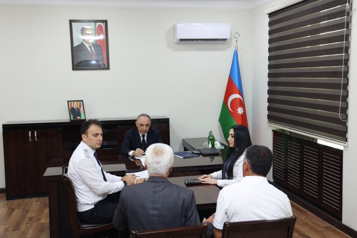 Baş prokuror Şamaxıda vətəndaşları qəbul edib