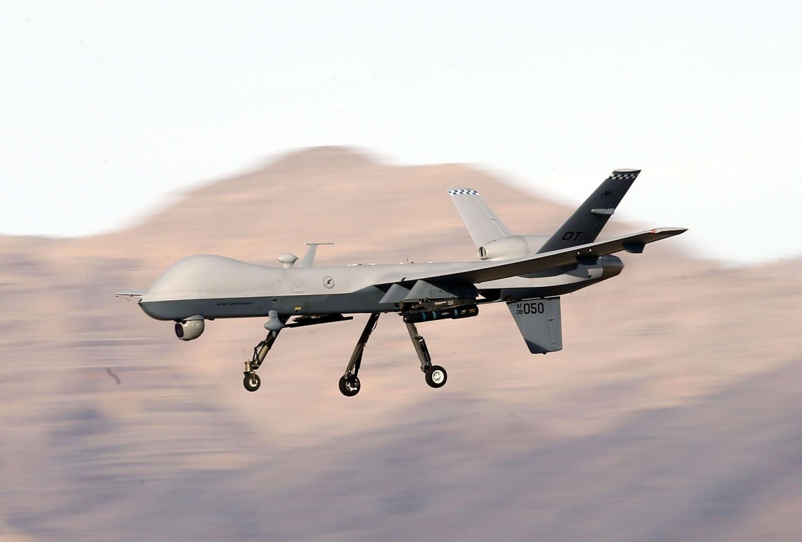 İran Hörmüz boğazında ABŞ-nin "MQ-1 Predator" dronunu vurub