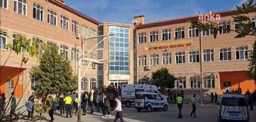 Türkiyədə məktəbin yaxınlığında silahlı insident olub, 4 şagird yaralanıb