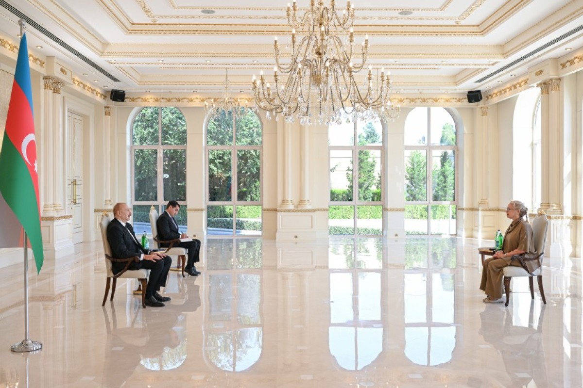Prezident İlham Əliyev İsveçin Azərbaycana yeni təyin olunmuş səfirini qəbul edib
