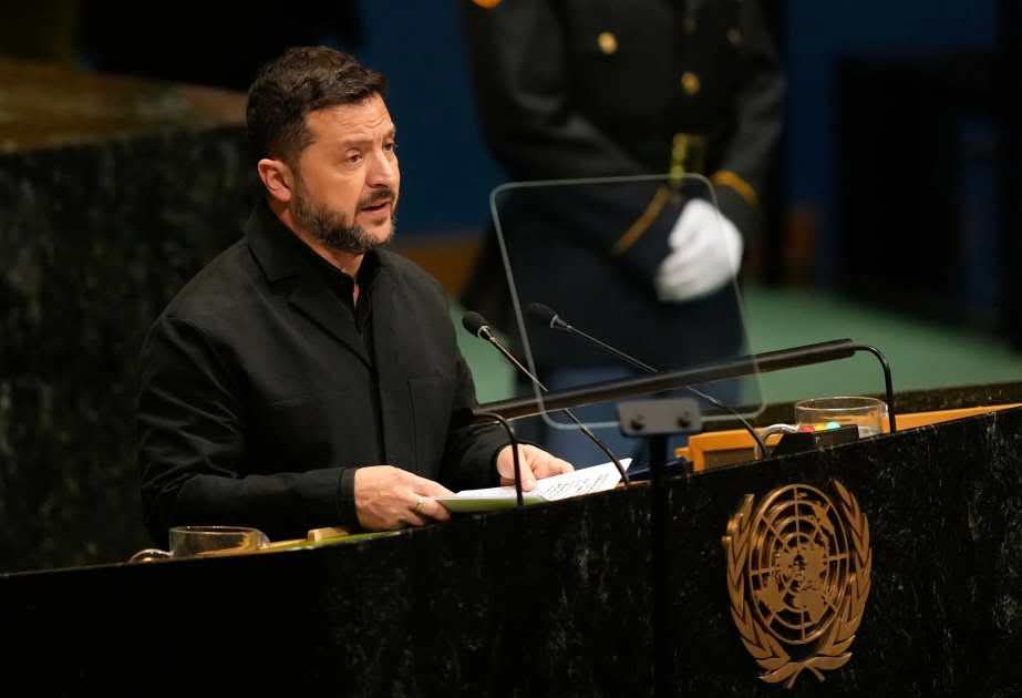 "Prezident okeanın o tayında qətiyyətli və "sarsılmaz" nitqlər söyləyir"