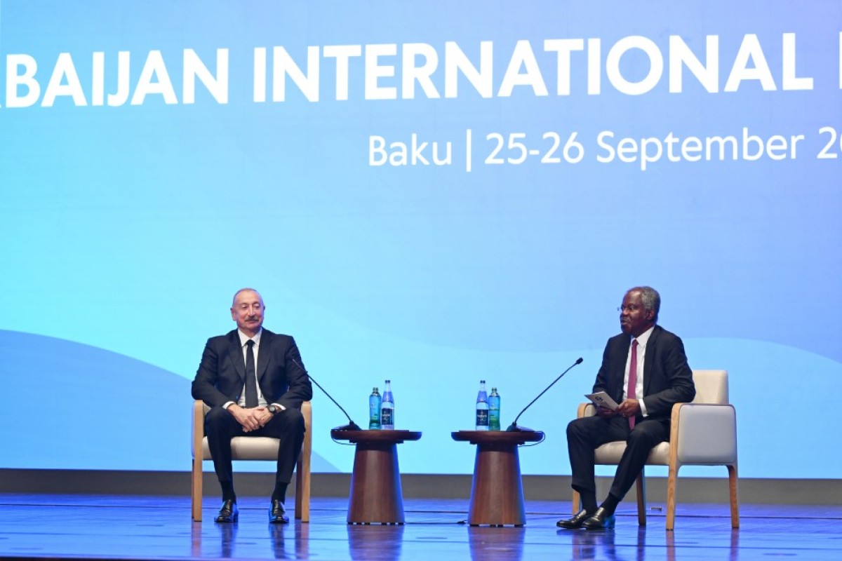 Prezident İlham Əliyev II Azərbaycan Beynəlxalq İnvestisiya Forumu çərçivəsində keçirilən tədbirdə iştirak edib - YENİLƏNİB