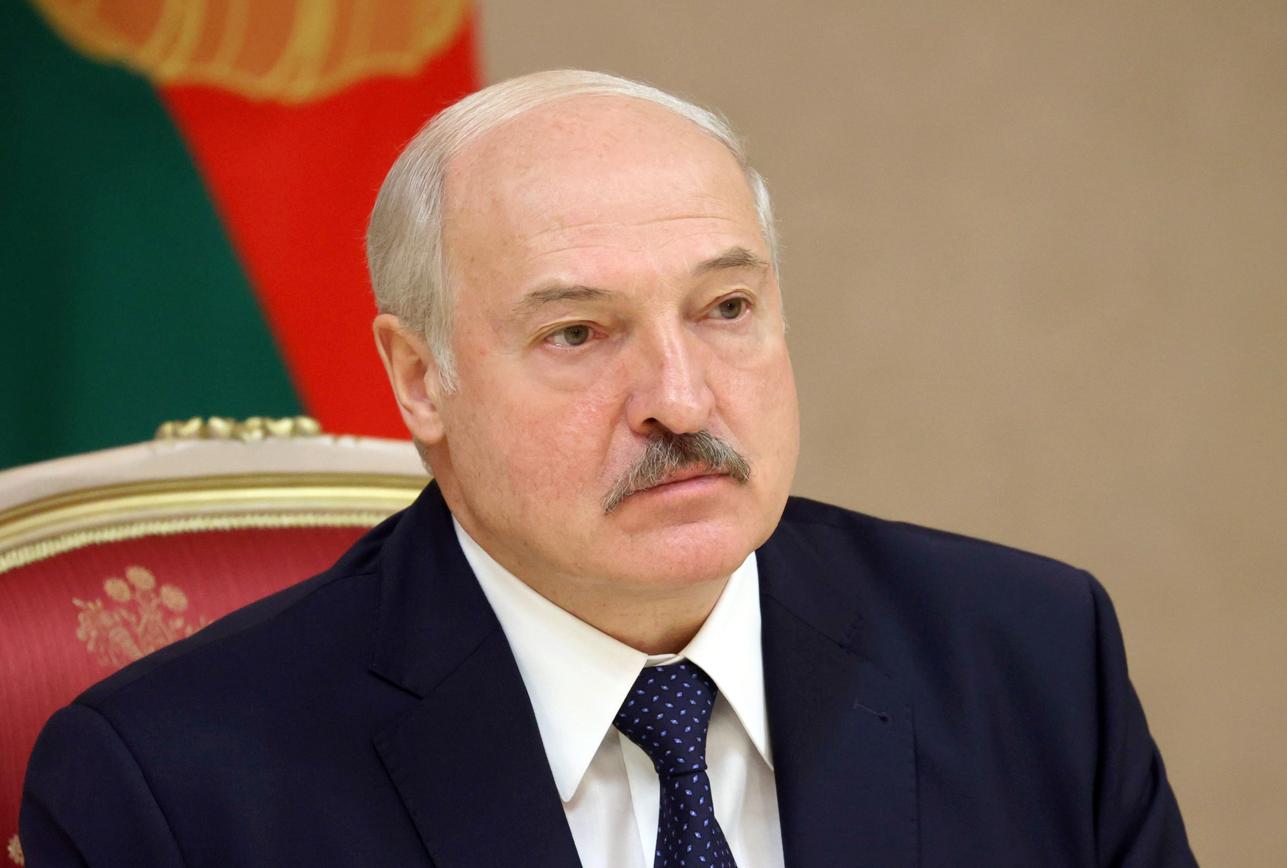 Lukaşenko Belarus Silahlı Qüvvələrinin Baş Qərargah rəisini dəyişib