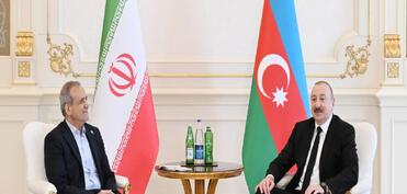 Prezident İlham Əliyev Məsud Pezeşkiana zəng edib