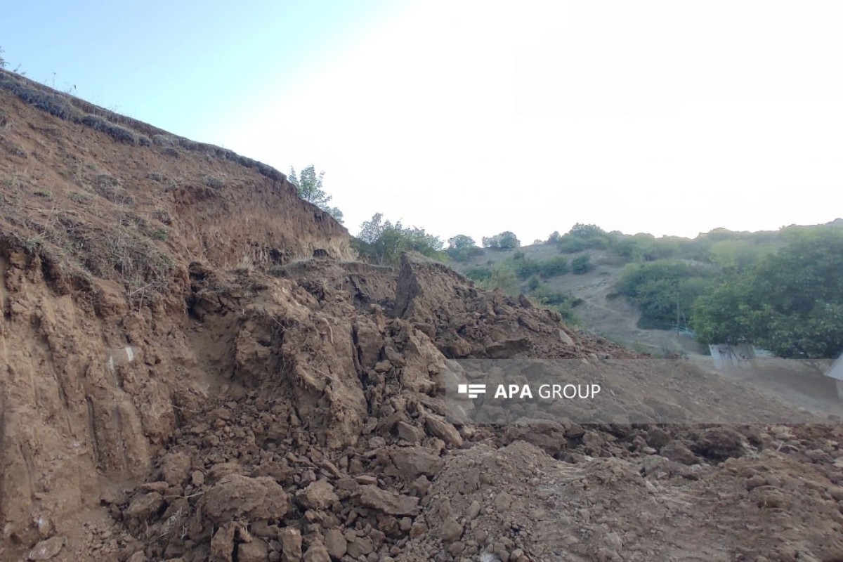 Quba-Xınalıq yolunda sürüşmə olub, hərəkət dayanıb