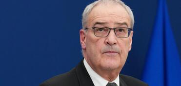 İsveçrə Prezidenti və iqtisadiyyat naziri istefa verəcəyini açıqlayıb