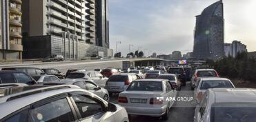 Bakıda sıxlıq qeydə alınan yollar açıqlanıb