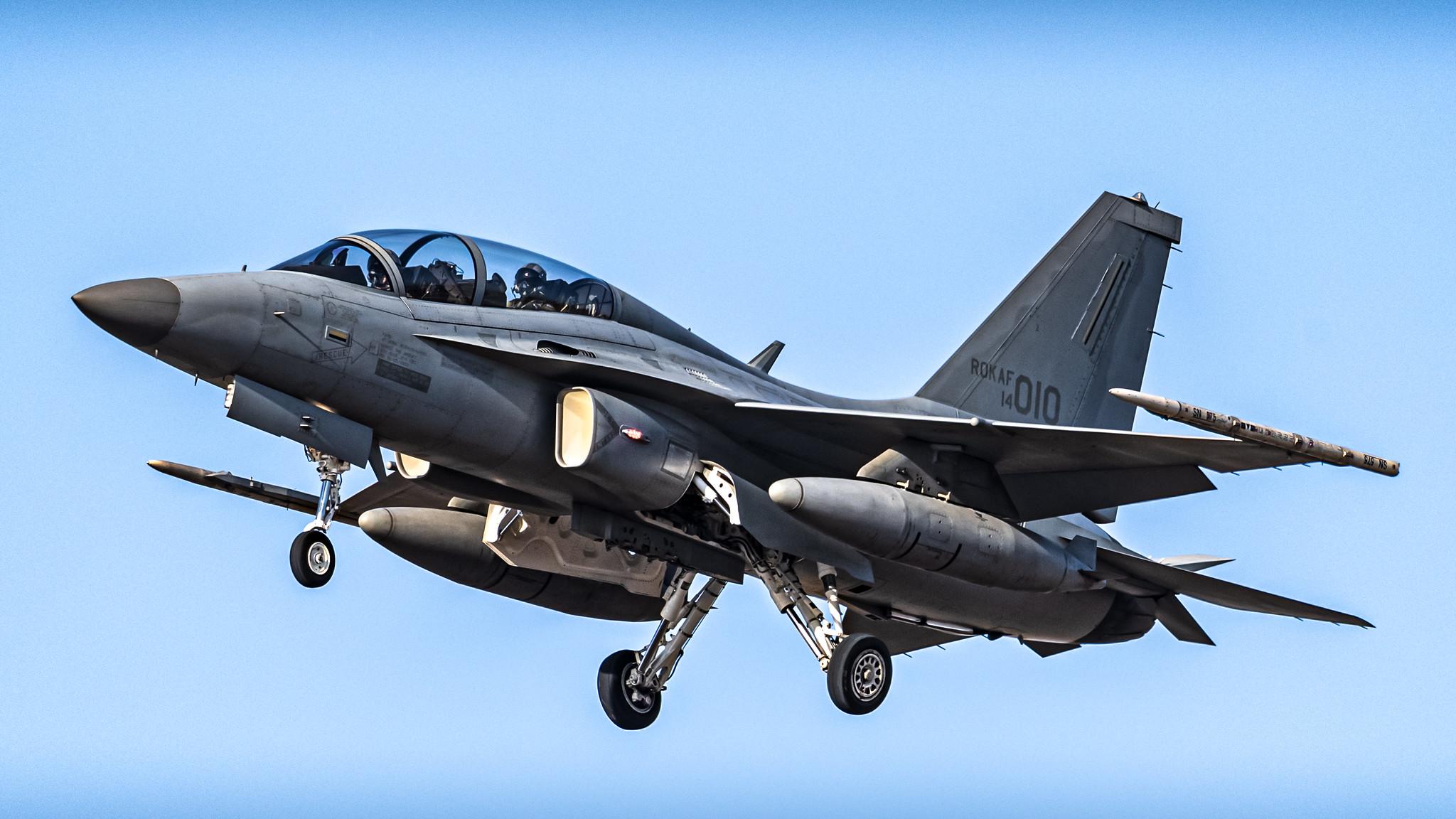 Polşa FA-50 qırıcılarını şərq sərhədinə köçürüb