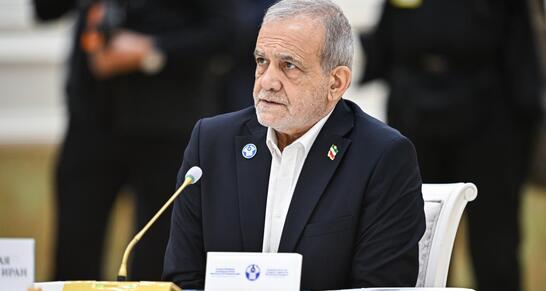 Pezeşkiyan: "İran ABŞ ilə danışıqlar masasını tərk etməyəcək"