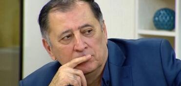 “Məktəb dini məbəd deyil”
