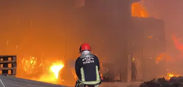 Türkiyədə iri sənaye yanğını: Tütün istehsalı zavodu yanır