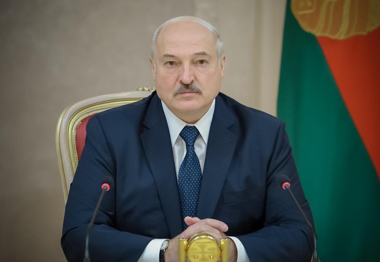 Lukaşenko: "Belarus müharibənin qarşısını almaq üçün ona hazırlaşır"