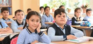 Məktəblərdə vahid geyim forması: dini mübahisə yox, elm və bərabərlik məkanı